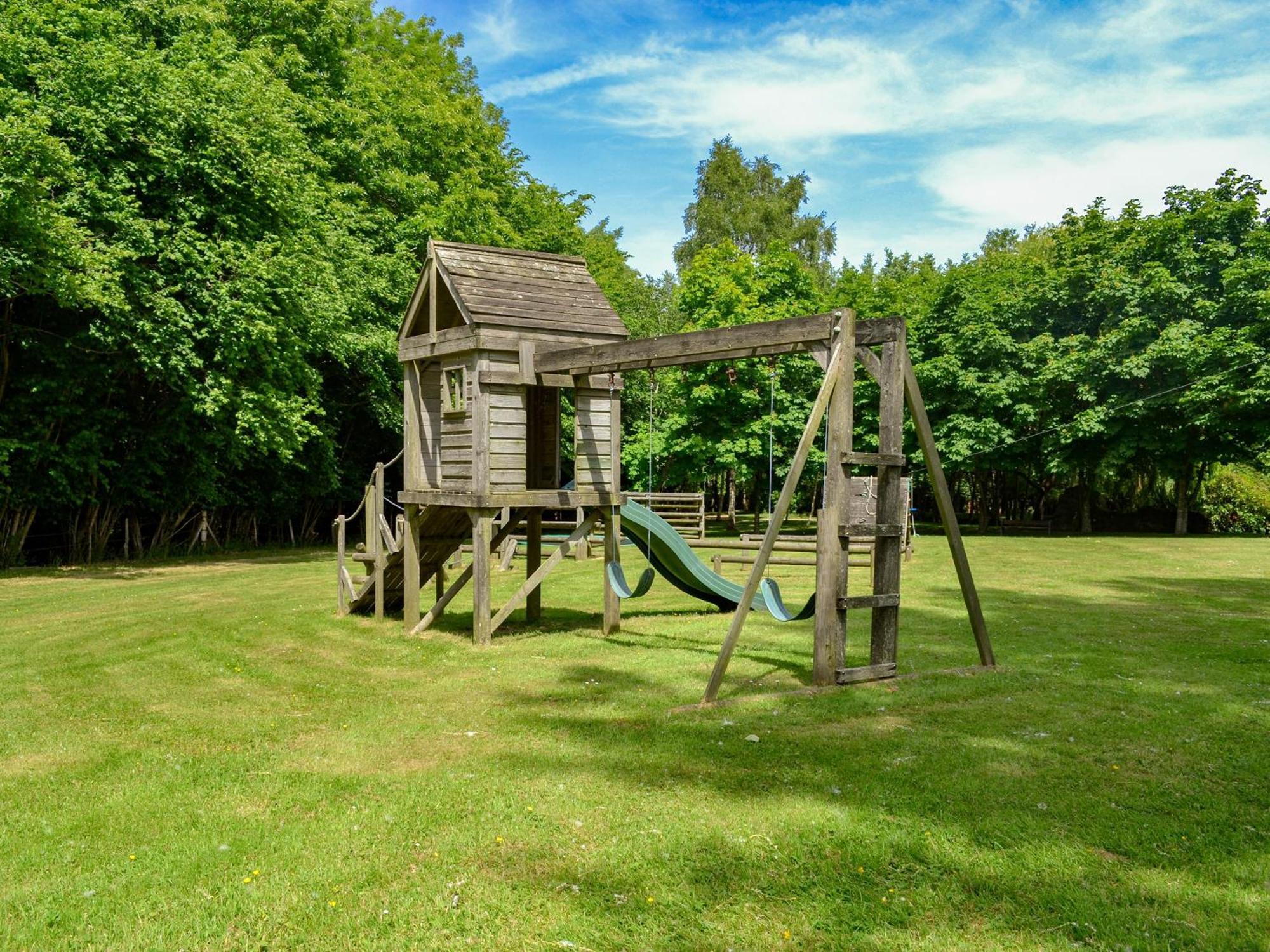 Deer 1 Uk39330 Holiday home *